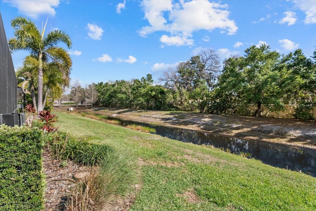 Image 40 of property listing at 5439 CARTAGENA DRIVE, Sarasota, FL 34233