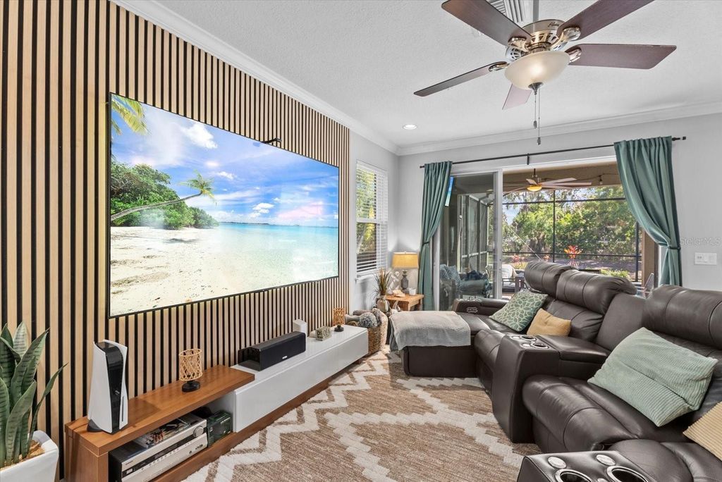 Image 6 of property listing at 5439 CARTAGENA DRIVE, Sarasota, FL 34233