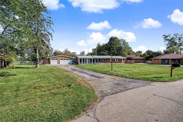 9082 Mary Haynes Drive, Centerville, OH 45458