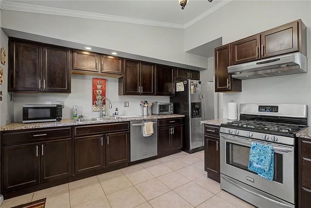 9082 Mary Haynes Drive, Centerville, OH 45458
