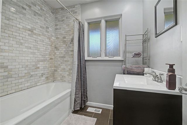 9082 Mary Haynes Drive, Centerville, OH 45458
