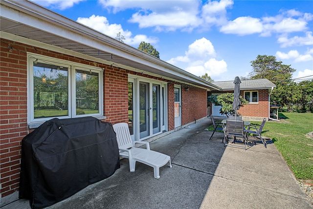 9082 Mary Haynes Drive, Centerville, OH 45458