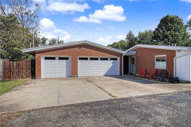 9082 Mary Haynes Drive, Centerville, OH 45458