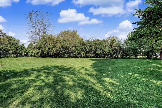 9082 Mary Haynes Drive, Centerville, OH 45458