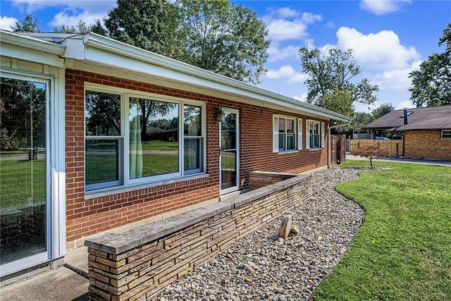 9082 Mary Haynes Drive, Centerville, OH 45458