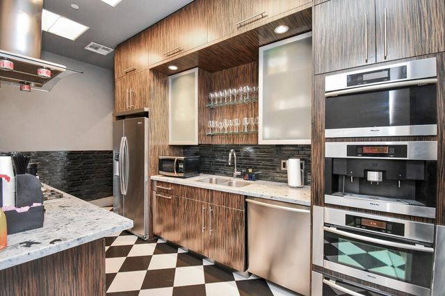 1600 Post Oak Boulevard 807, Houston, TX 77056