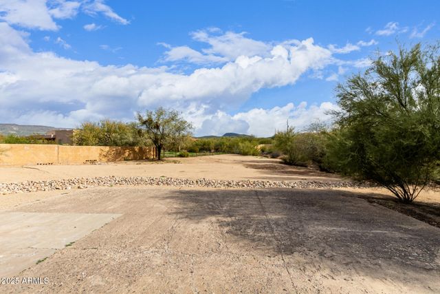 44807 N 12TH Street, New River, AZ 85087