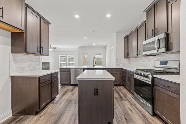 11004 Blaze, Aubrey, TX 76227