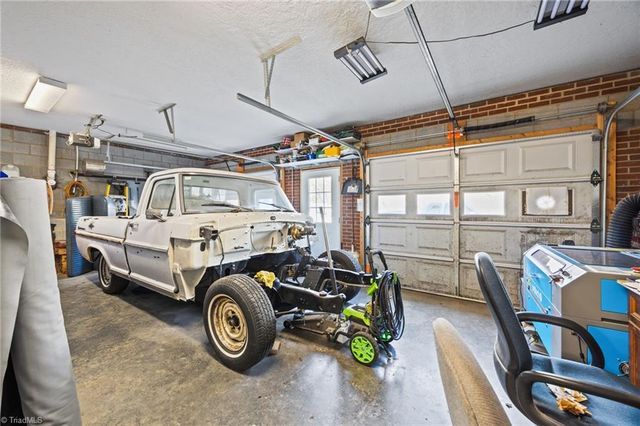 196 Elisha Creek Drive, Mocksville, NC 27028