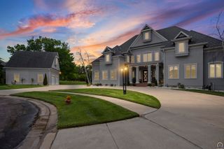 5807 SW 44th Ct, Topeka, KS 66610