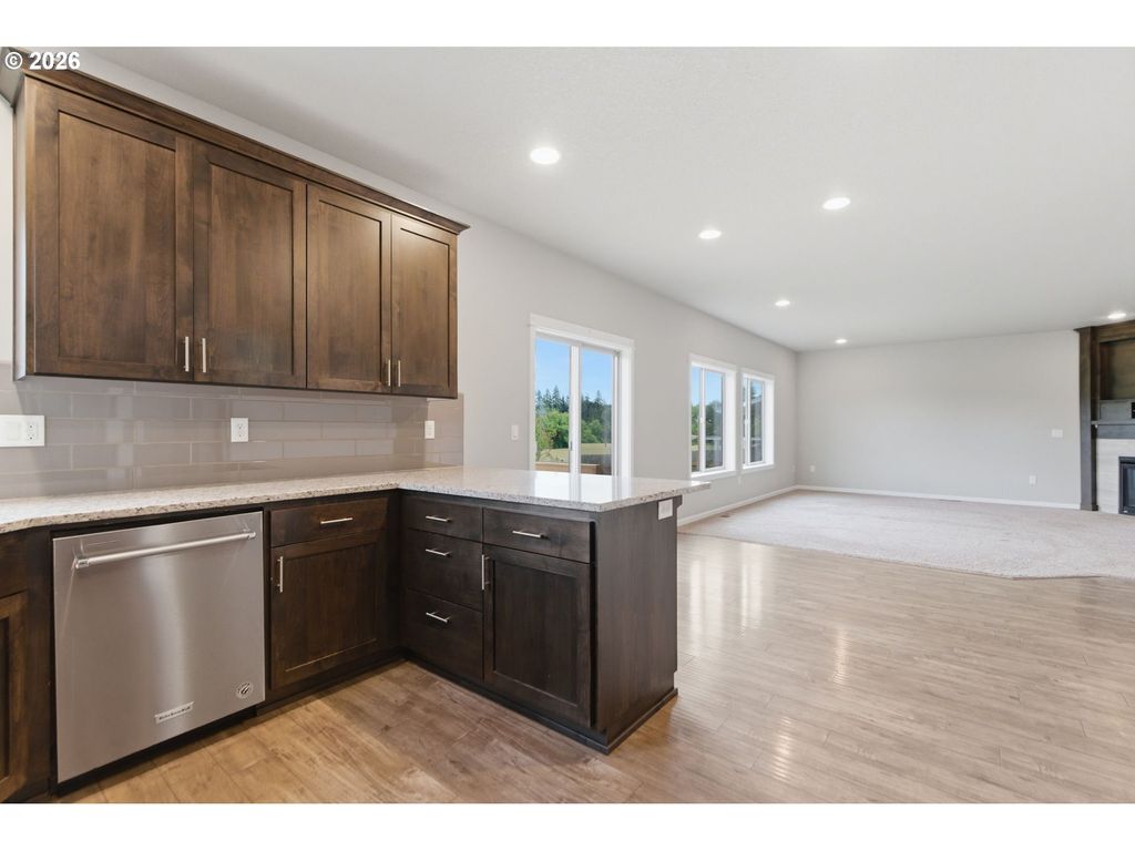 Image 12 of property listing at 3091 Ne HIDDEN MEADOW Dr, Mc Minnville, OR 97128