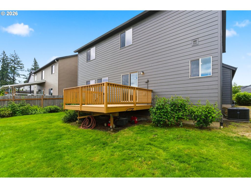 Image 17 of property listing at 3091 Ne HIDDEN MEADOW Dr, Mc Minnville, OR 97128