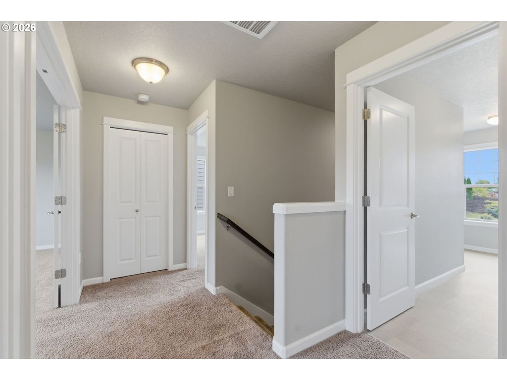 Image 24 of property listing at 3091 Ne HIDDEN MEADOW Dr, Mc Minnville, OR 97128