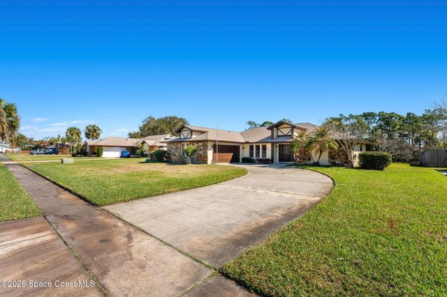 2213 Woodlawn Circle, Melbourne, FL 32934