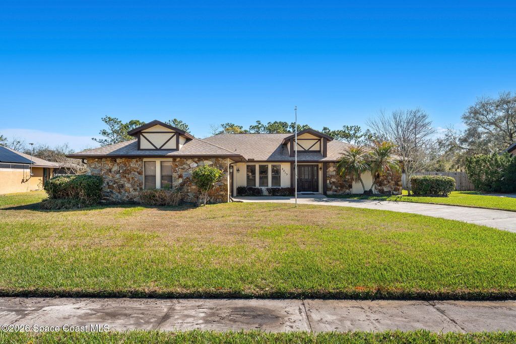 2213 Woodlawn Circle, Melbourne, FL 32934