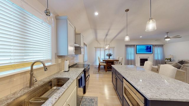 16 Wedge Drive, Lakeville, MA 02347