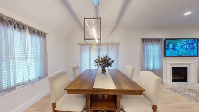 16 Wedge Drive, Lakeville, MA 02347