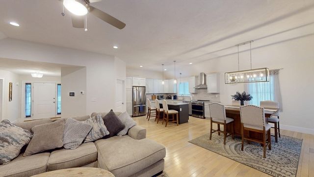 16 Wedge Drive, Lakeville, MA 02347