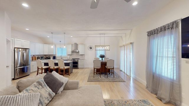 16 Wedge Drive, Lakeville, MA 02347