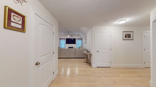 16 Wedge Drive, Lakeville, MA 02347