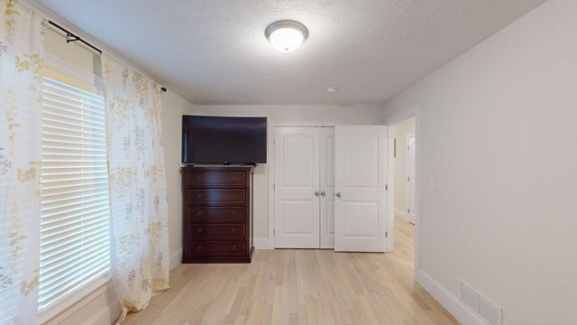 16 Wedge Drive, Lakeville, MA 02347
