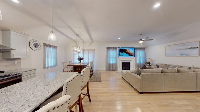 16 Wedge Drive, Lakeville, MA 02347
