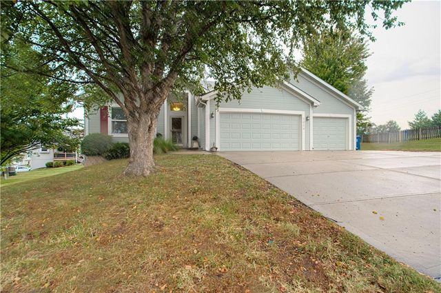 1004 Hackberry Court, Liberty, MO 64068