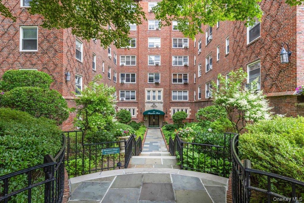 250 Bronxville Road 4H, Bronxville, NY 10708