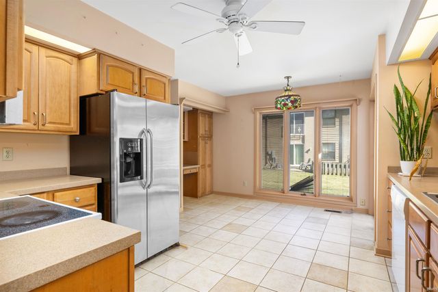 271 N McClellan St Apt 105, Auburn, IN 46706