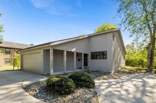 271 N McClellan St Apt 105, Auburn, IN 46706