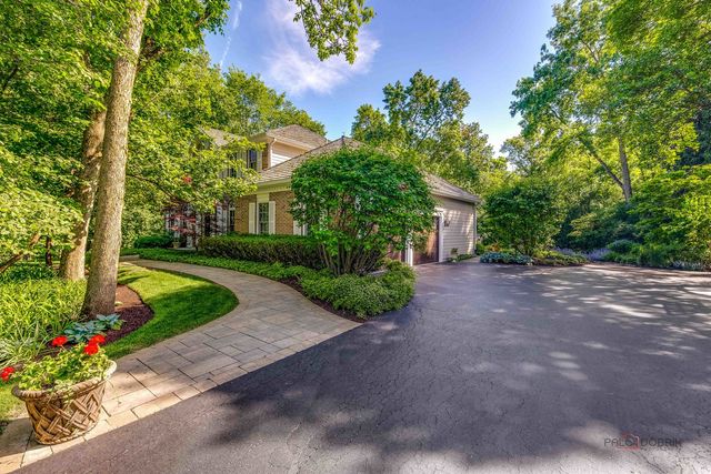 2145 Kenton Lane, Libertyville, IL 60048