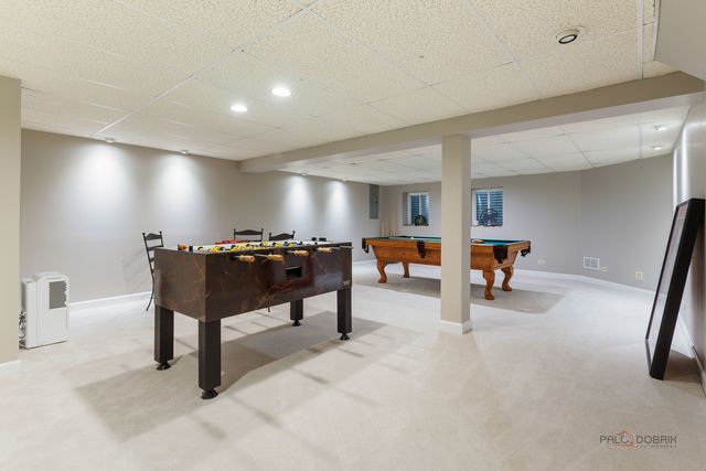 2145 Kenton Lane, Libertyville, IL 60048