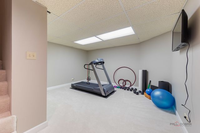 2145 Kenton Lane, Libertyville, IL 60048
