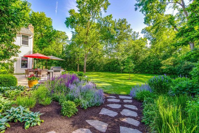 2145 Kenton Lane, Libertyville, IL 60048