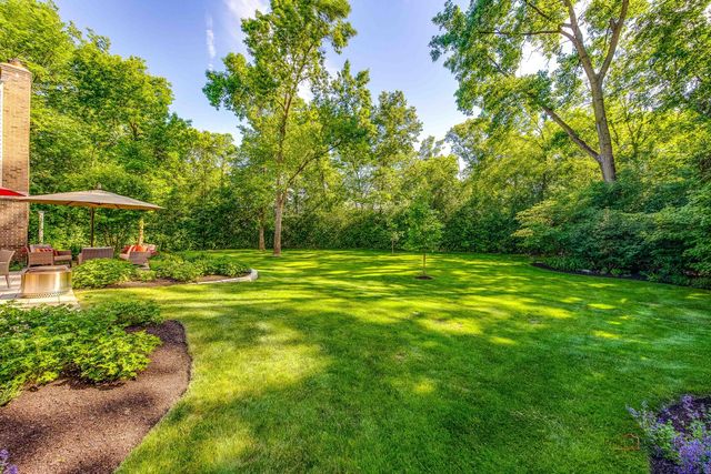 2145 Kenton Lane, Libertyville, IL 60048