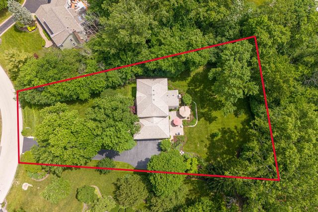 2145 Kenton Lane, Libertyville, IL 60048