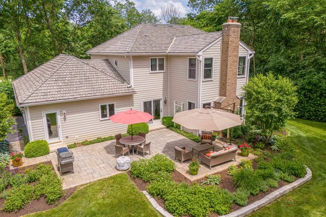 2145 Kenton Lane, Libertyville, IL 60048