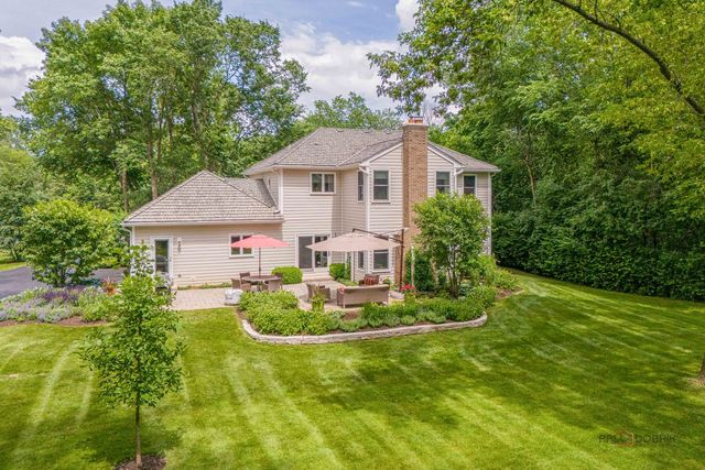2145 Kenton Lane, Libertyville, IL 60048