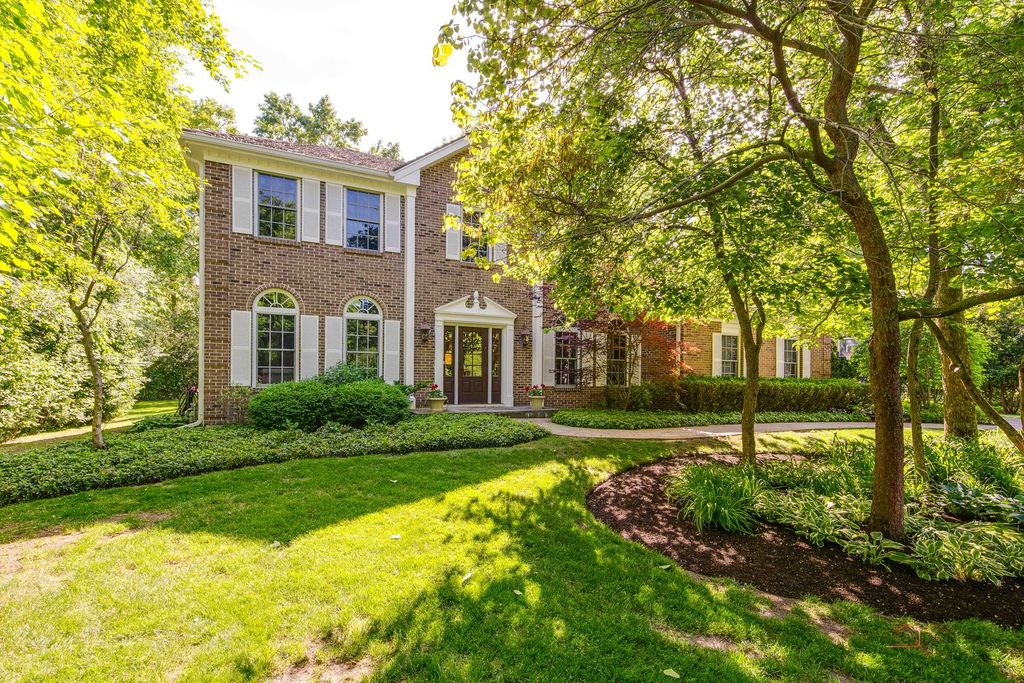 2145 Kenton Lane, Libertyville, IL 60048