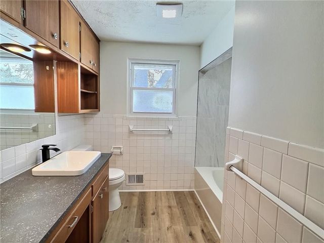 8023 Freeman Avenue, Kansas City, KS 66112