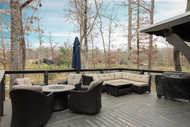 70 Acorn Cv, Tracy City, TN 37387