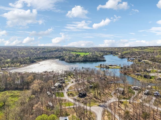 70 Acorn Cv, Tracy City, TN 37387