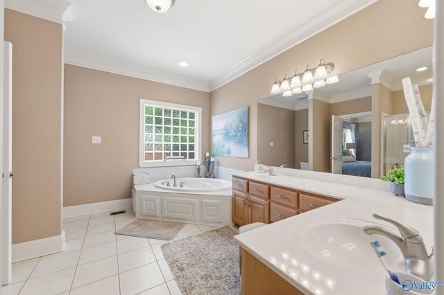 2018 Englewood Place SW, Decatur, AL 35603