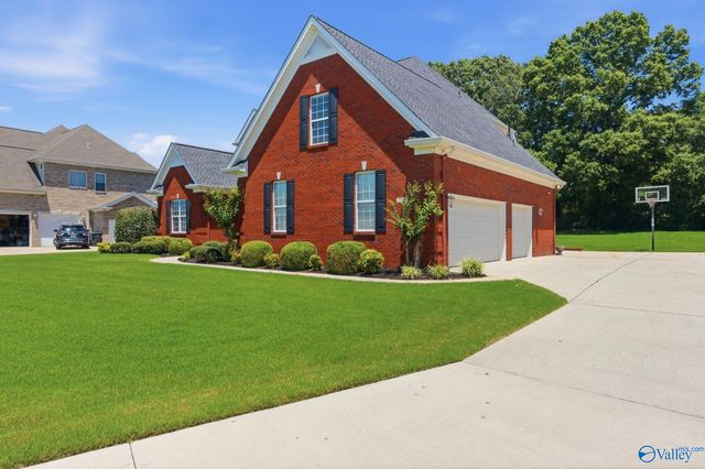 2018 Englewood Place SW, Decatur, AL 35603