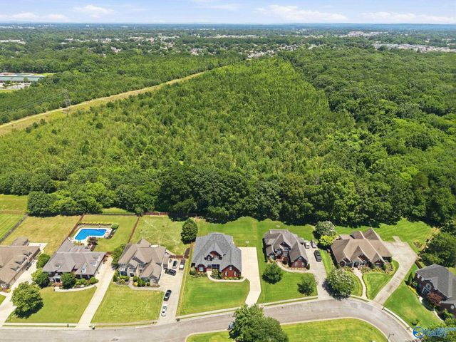 2018 Englewood Place SW, Decatur, AL 35603