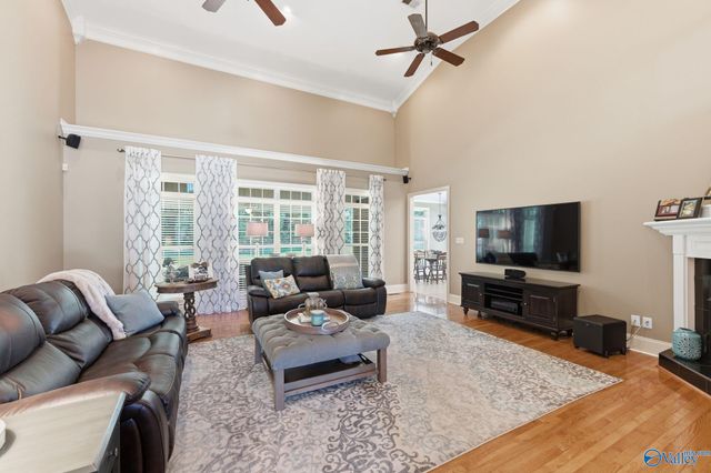 2018 Englewood Place SW, Decatur, AL 35603