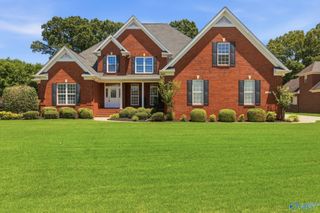 2018 Englewood Place SW, Decatur, AL 35603