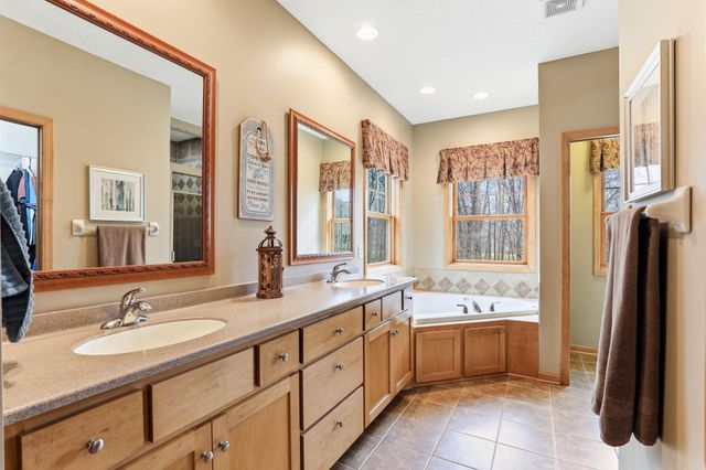 13927 Jodrell Street, Columbus, MN 55014