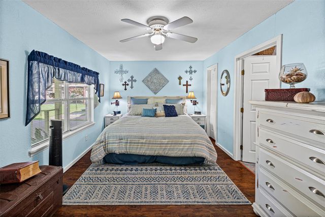 4517 Wildwood Circle, Granbury, TX 76049