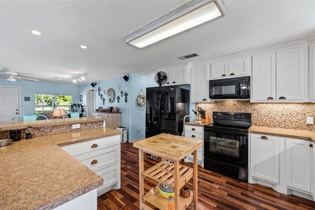 4517 Wildwood Circle, Granbury, TX 76049